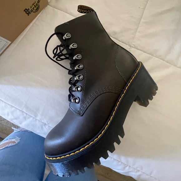 NIB Dr Marten Boots -LEONA - Picture 1 of 4